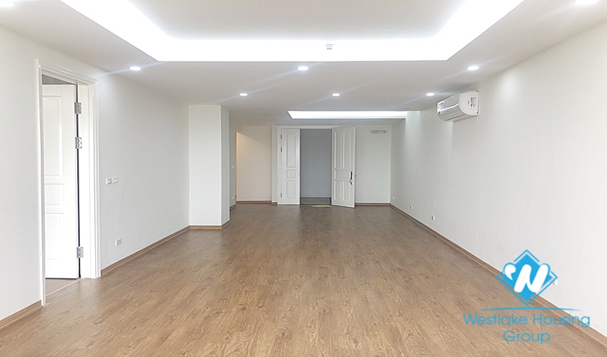Three-bedroom, two-bathroom apartment not fully furnished, nice new house for rent